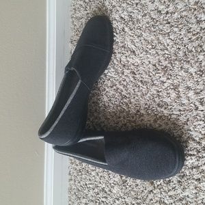 New Women's Dark Gray Grasshoppers Ortholite. Size 11.